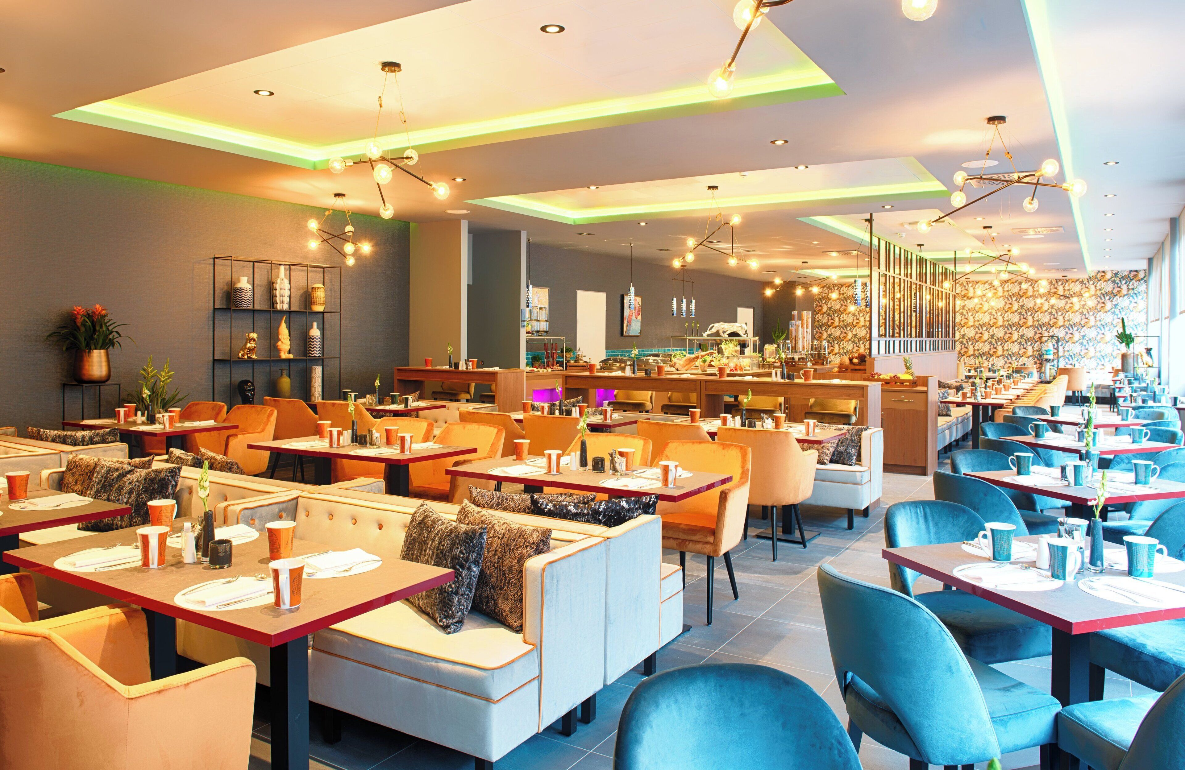 Buffet breakfast on weekdays (EUR 20 per person)