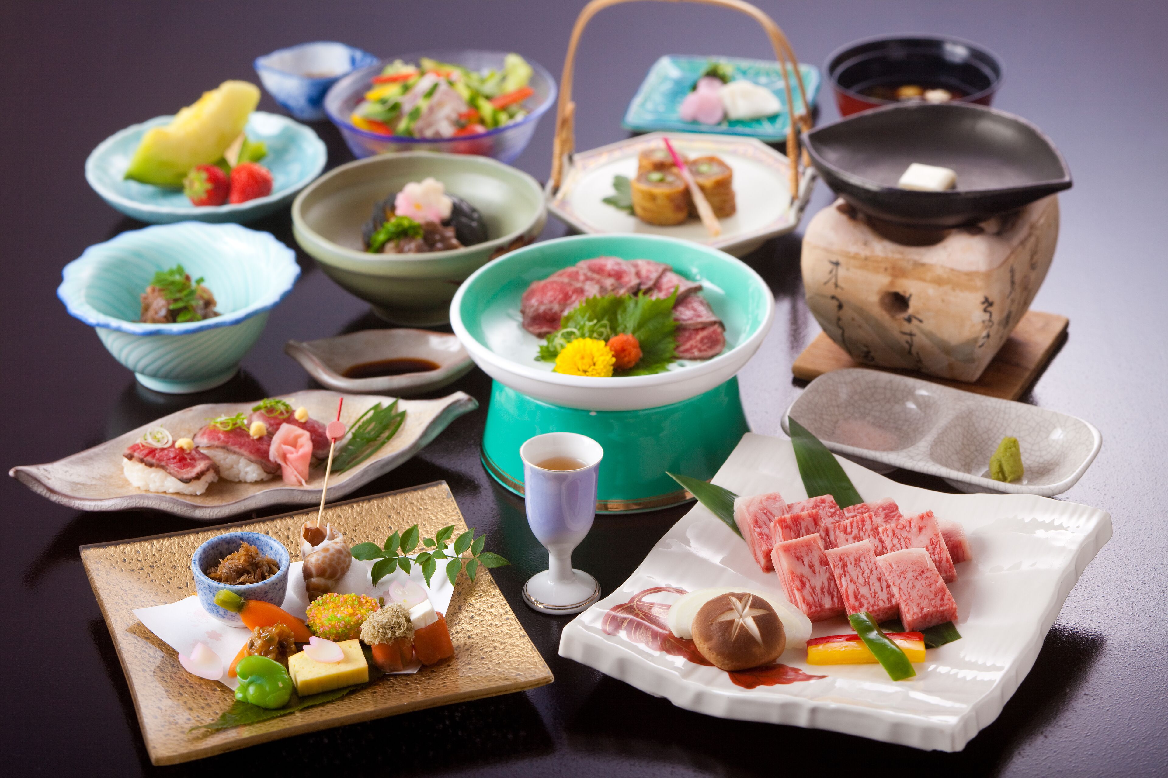 旅館のお食事処