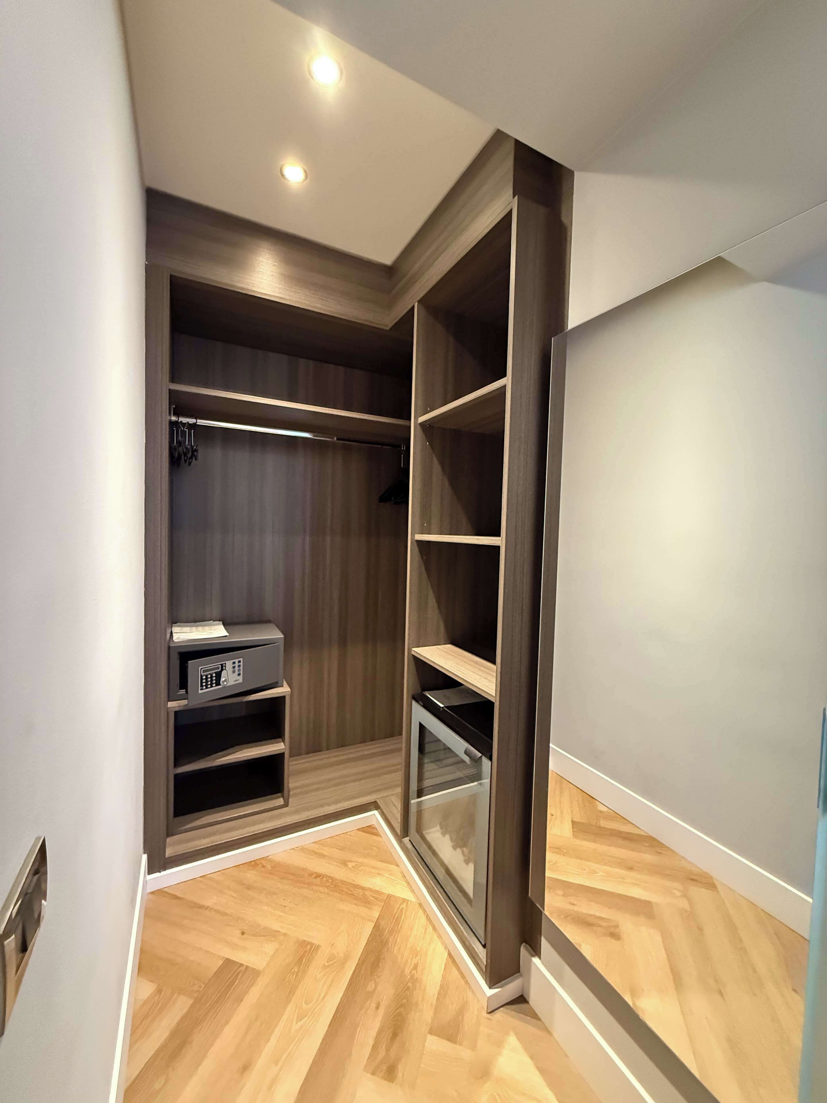 junior suite, 1 king bed (sofabed is a double bed) | room amenity