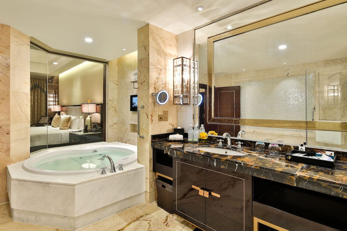 Rainfall showerhead, hair dryer, bathrobes, towels