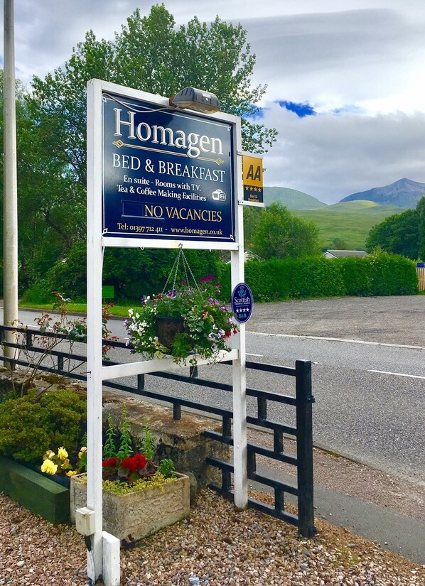 Exterior - Homagen Bed & Breakfast (Roybridge)