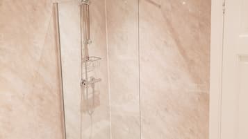 Deluxe Suite, Ensuite, Sea View (Room 6) | Bathroom