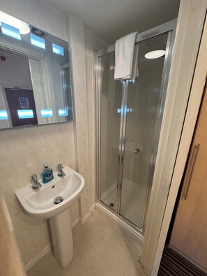 Iron/ironing board, bed sheets - Delovely Hotel (Blackpool)