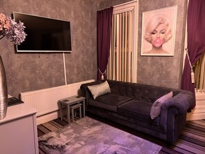 Double Room (The Boudoir) | Iron/ironing board, bed sheets