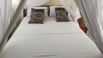 1 bedroom, premium bedding, in-room safe, desk