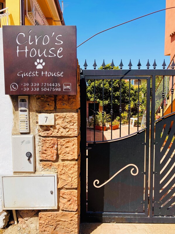 Deluxe Double Room | Bathroom - Affittacamere Ciro's House (Olbia)