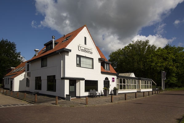 Fachada da propriedade