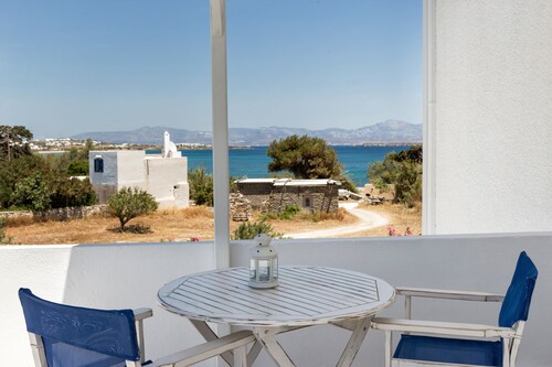 Tarsa Studios & Apartments