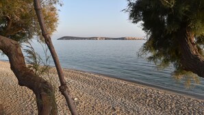 Unclassified image, 4 of 61, button - Tarsa Studios & Apartments (Paros)