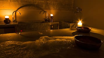 Couples treatment room(s), Turkish bath/hammam, body treatments