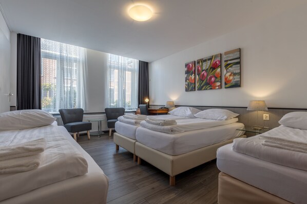 Classic-Vierbettzimmer, eigenes Bad