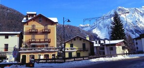 บริเวณภายนอก