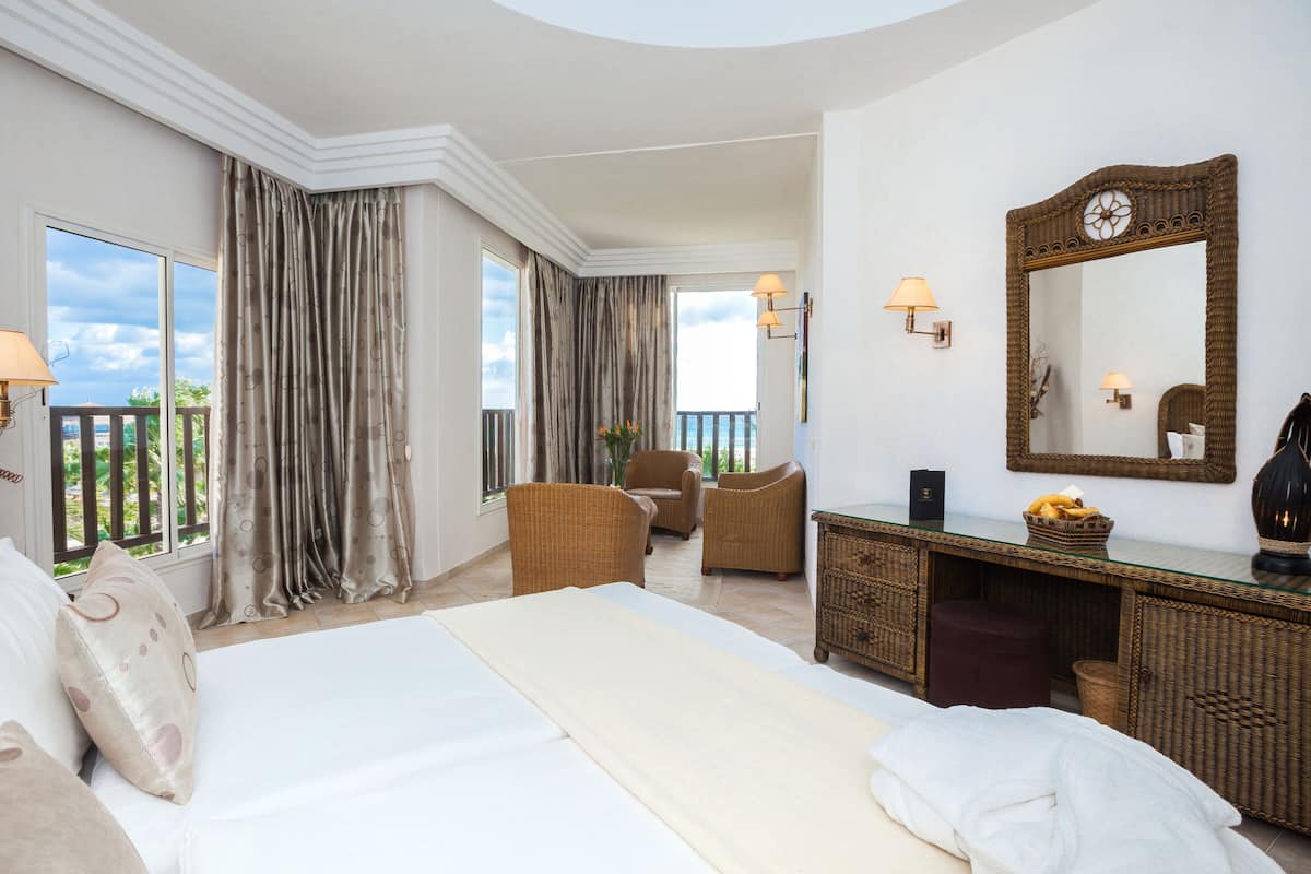 Suite saphir | 1 bedroom, premium bedding, minibar, in-room safe