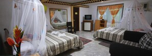 Quadruple Room - Niu Ohana Garden Resort (Boracay Island)
