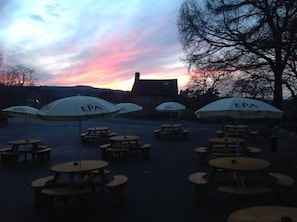 Terrace/patio - The Manifold Inn (Buxton)