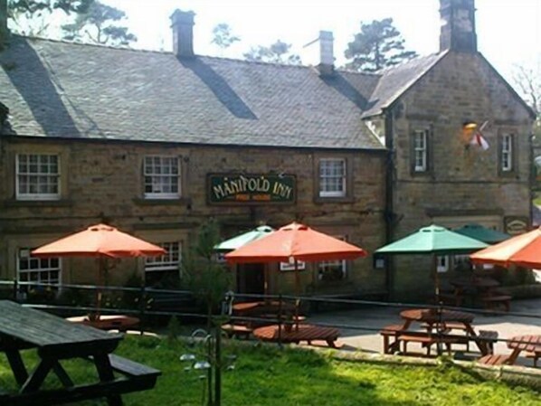 Property grounds - The Manifold Inn (Buxton)