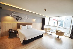 Panorama Vista Suite   | Minibar, caja fuerte, escritorio y sistema de insonorización