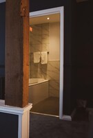 Decoración personalizada, muebles diferentes y escritorio 