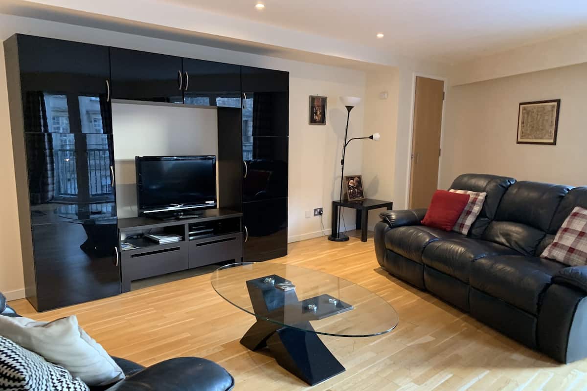 Appartement, 2 slaapkamers (KING4) | Woonruimte | Een flatscreentelevisie