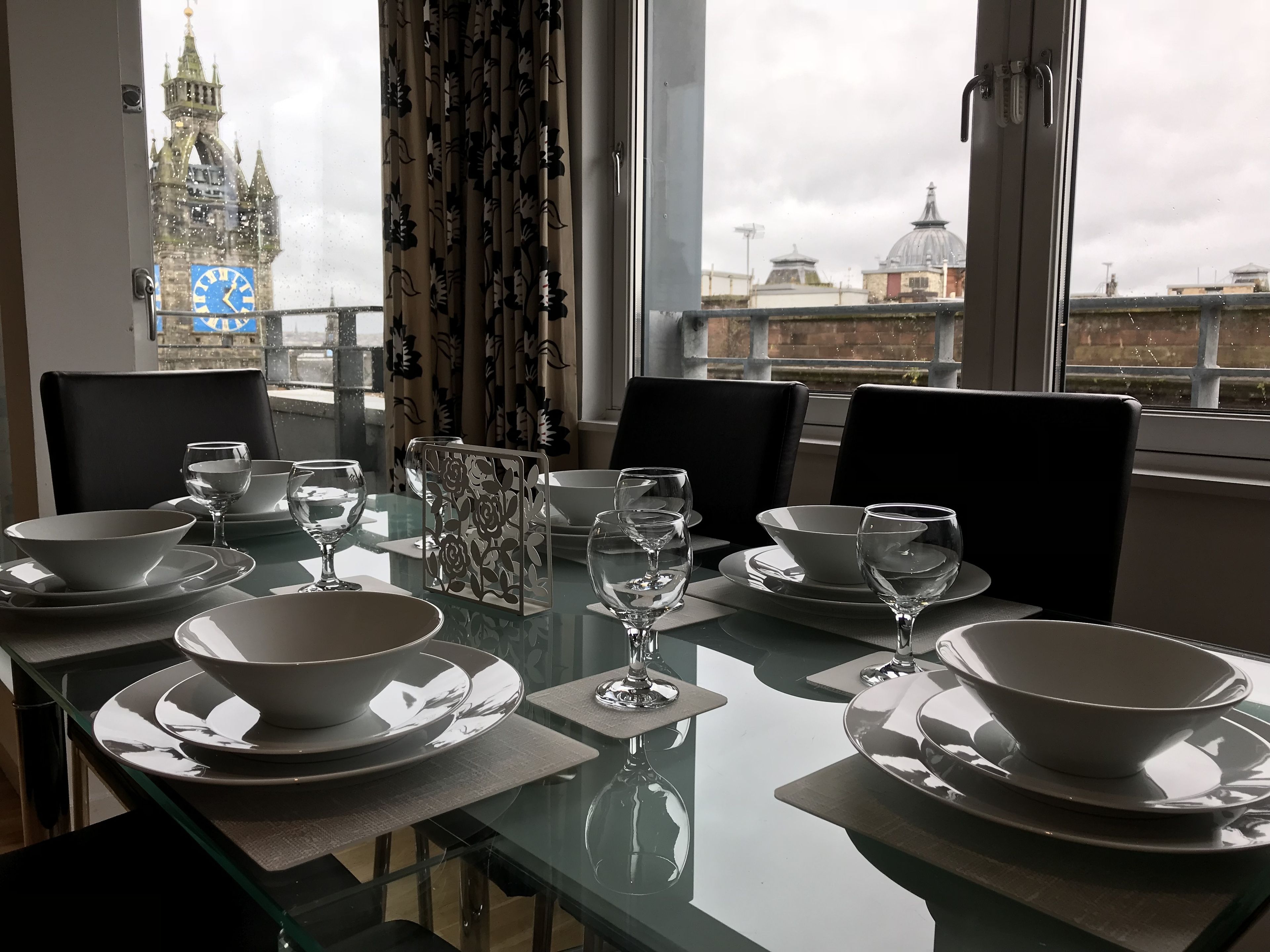 Two bedroom apartment with Sofa bed | In-room dining