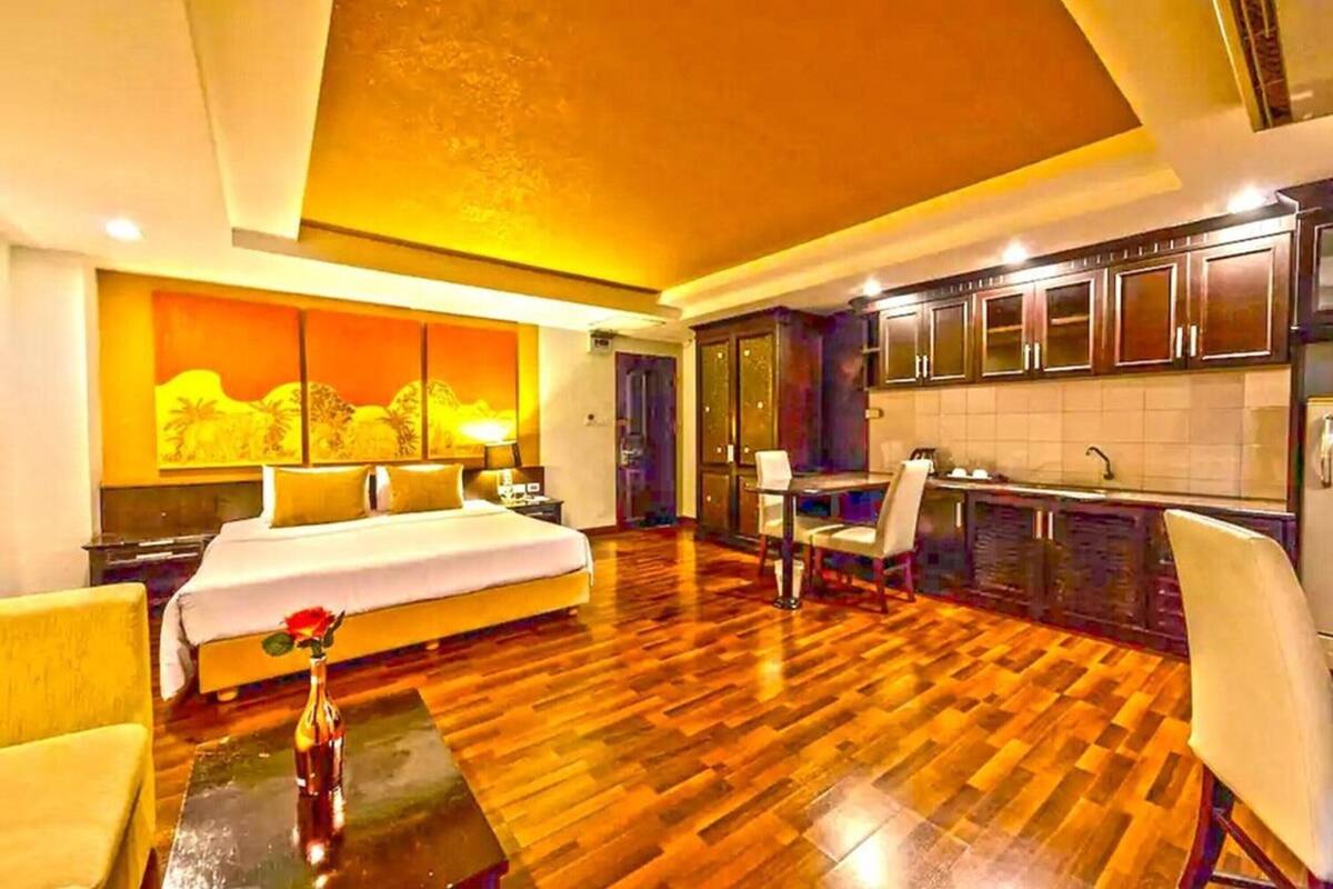 Superior Room | In-room safe, desk, free WiFi, bed sheets