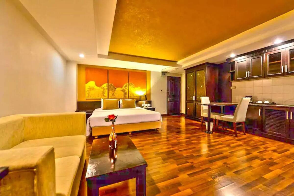 In-room safe, desk, free WiFi, bed sheets