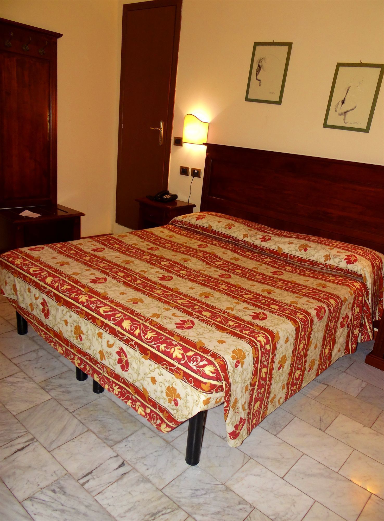 minibar, in-room safe, soundproofing, free cots/infant beds