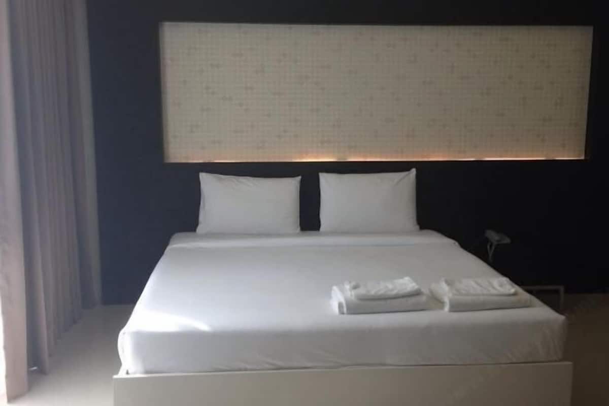 Minibar, in-room safe, blackout drapes, soundproofing