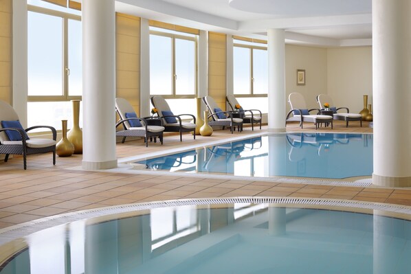 Indoor pool, pool loungers
