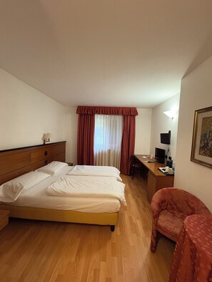 Double Room | Premium bedding, down comforters, Select Comfort beds, in-room safe