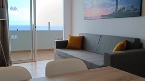 Appartement, 1 chambre, vue mer | Coin séjour
