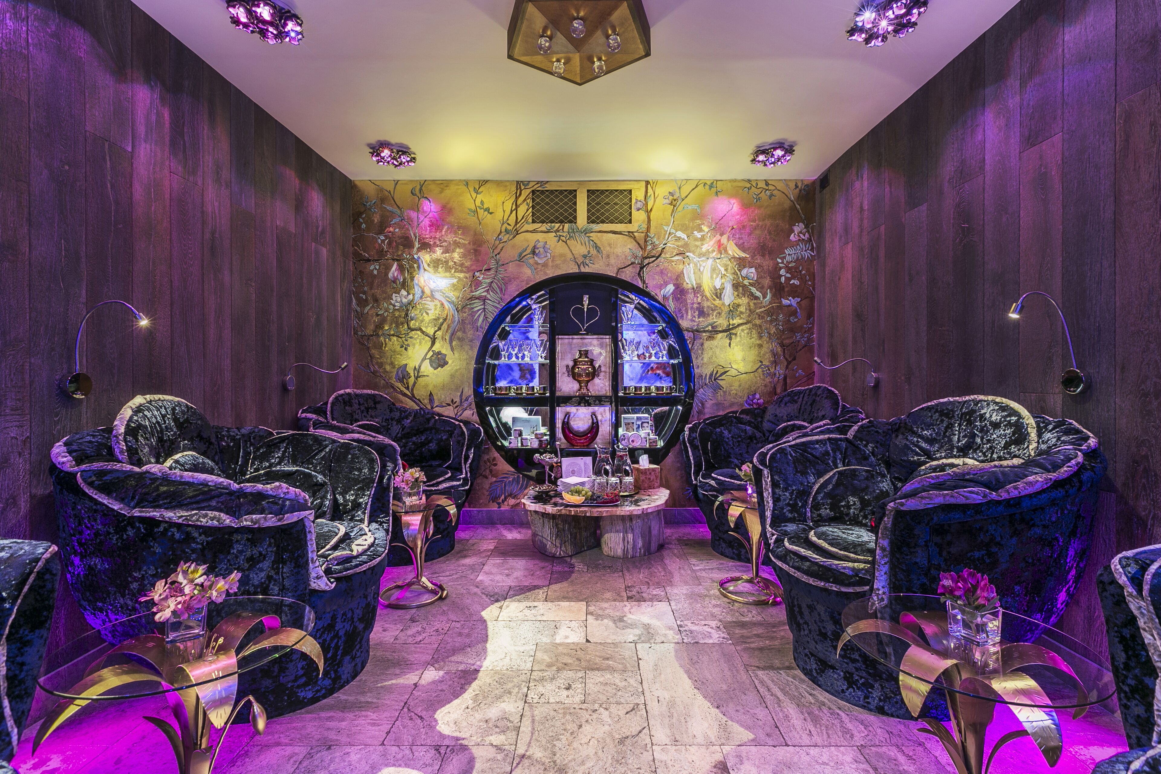 Couples treatment rooms, sauna, body treatments, hot stone massages