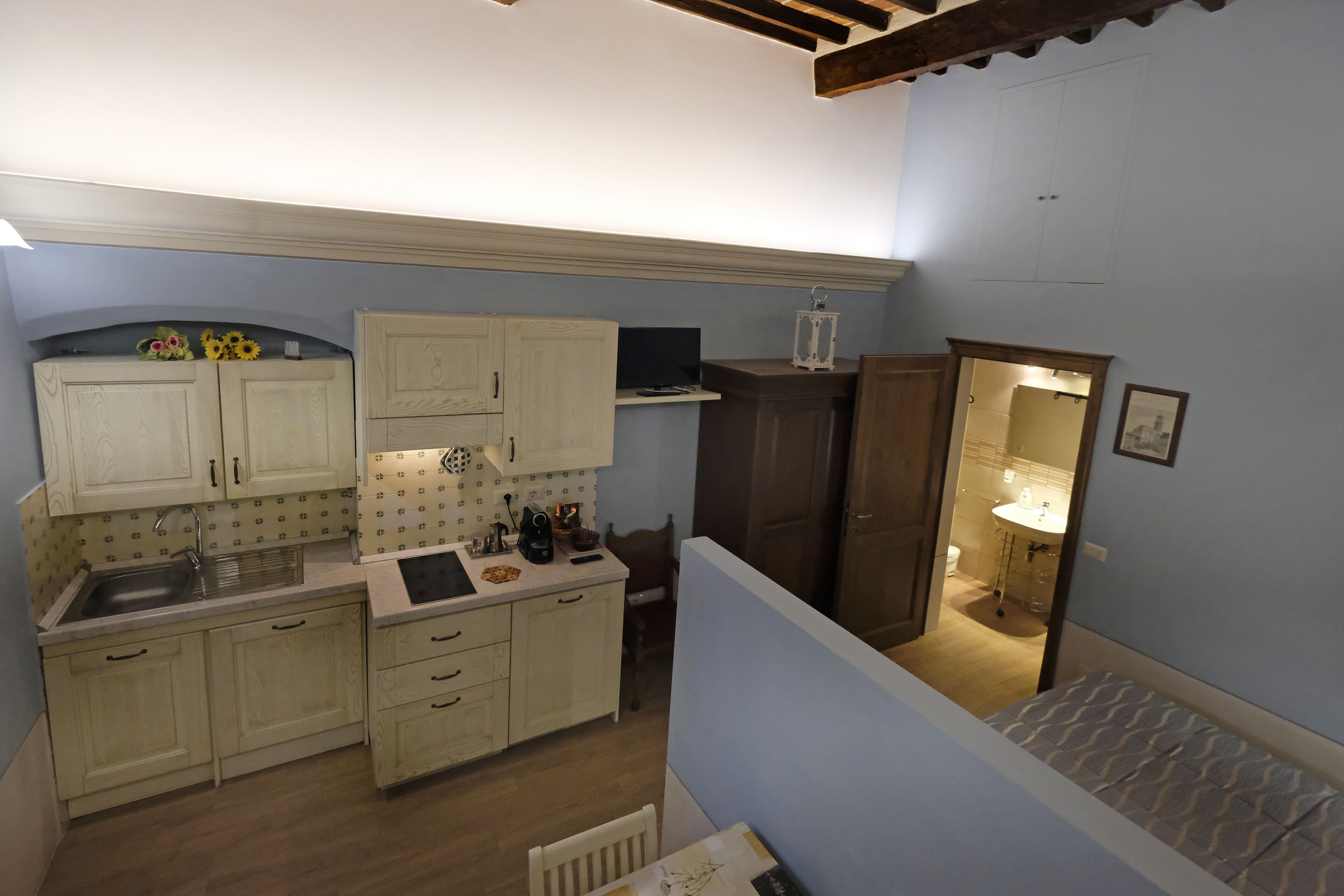 classic studio ground floor | 1 bedroom, frette italian sheets, premium bedding, desk