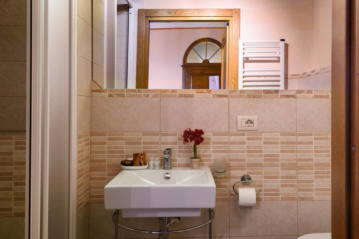 triple suite 2 floor | bathroom | shower, hair dryer, bidet, soap