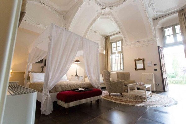 Egyptian cotton sheets, hypo-allergenic bedding, minibar, in-room safe - Somaschi Hotel (Cherasco)