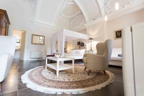 Luxury Room | Egyptian cotton sheets, hypo-allergenic bedding, minibar, in-room safe - Somaschi Hotel (Cherasco)