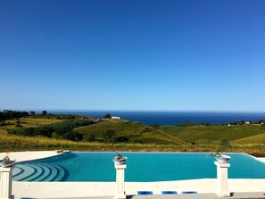 Outdoor pool, sun loungers - Casamediterranea (Itri)