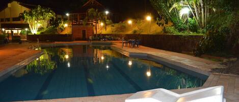 Indoor pool, 4 outdoor pools, pool umbrellas, sun loungers