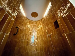 Douche, douche cascade, articles de toilette (gratuits)