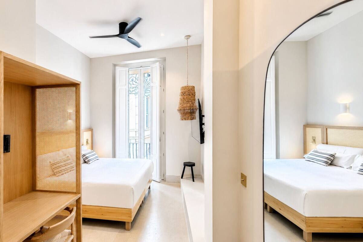 Deluxe Double Room, Balcony, City View | Egyptian cotton sheets, premium bedding, down comforters