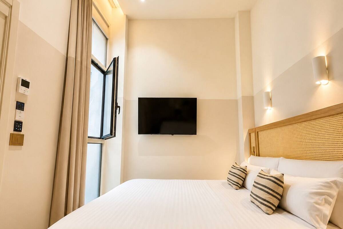 Basic Double Room | Egyptian cotton sheets, premium bedding, down comforters