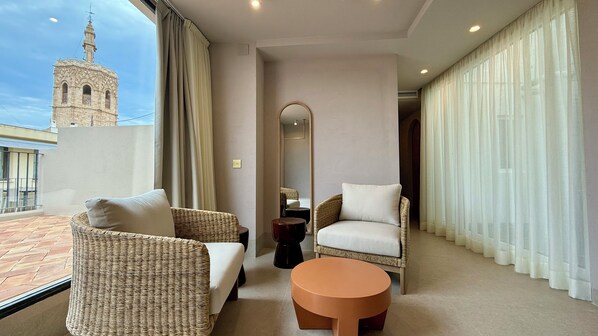 Phòng đôi Deluxe, hiên, quang cảnh thành phố | Bộ trải giường bằng vải cotton Ai Cập, bộ đồ giường cao cấp 