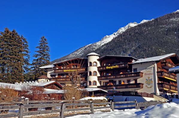 Front of property - Hotel Burgstall (Neustift Im Stubaital)