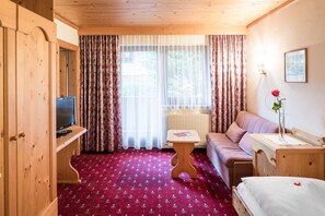 Comfort-Einzelzimmer | Hochwertige Bettwaren, Zimmersafe, Schreibtisch, schallisolierte Zimmer