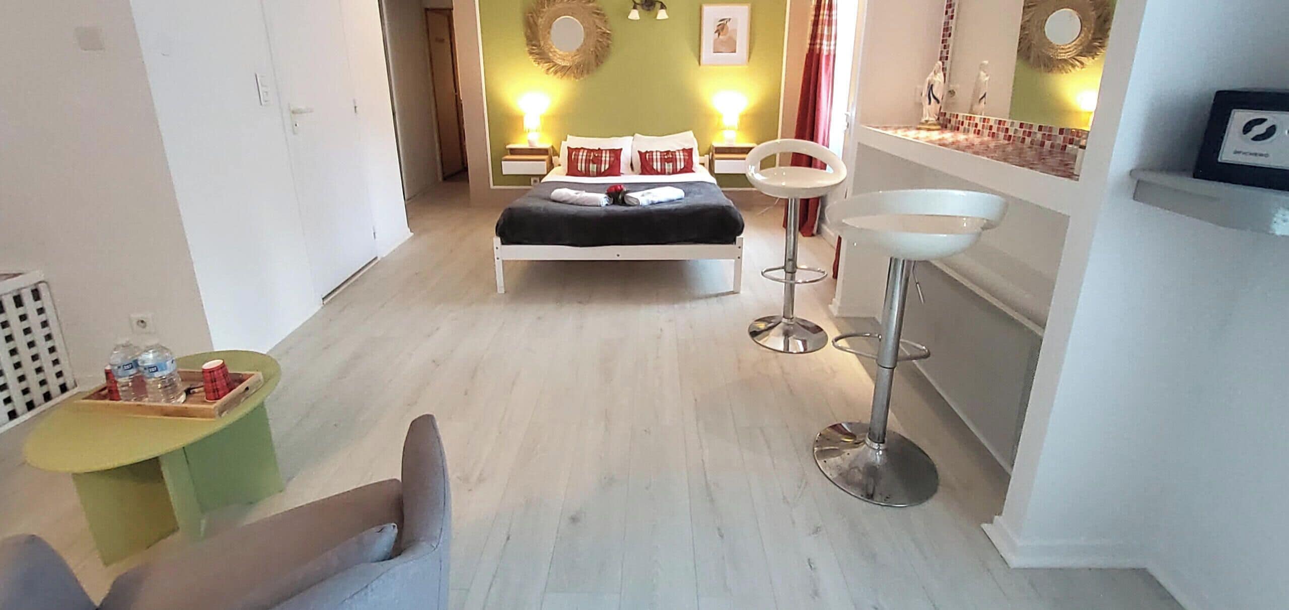 Superior Studio with Balcony (St Expedit)