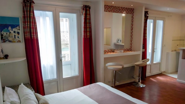 经典开间, 阳台 (St. Expedit) | 高档床上用品、客房内保险箱、特色装修、特色家居