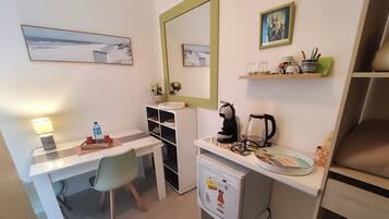 Economy tweepersoonskamer, balkon | Woonruimte | Boeken