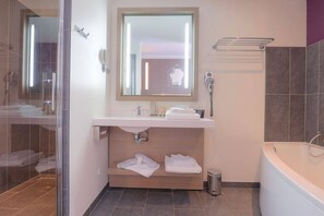 Superior Room (Family) | Bathroom