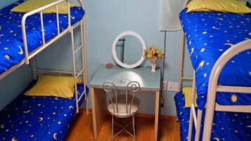 Dormintory with 6 beds (Shared Bathroom) | Down comforters, pillowtop beds, individually decorated