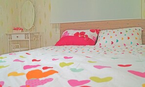 Chambre Double, salle de bains commune | Couette en duvet d'oie, surmatelas, décoration personnalisée